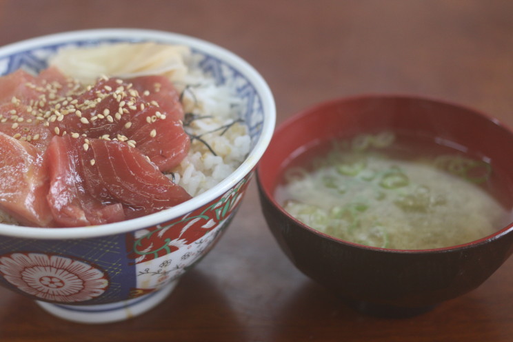 マグロの漬け丼
